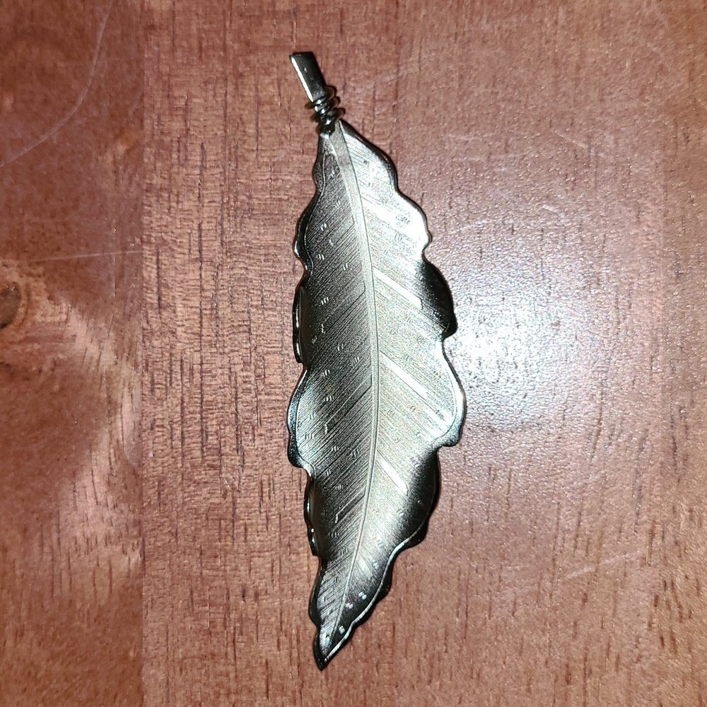 Vintage Brushed Silver-tone Brooch Long Leaf or Feather with stamped design MCM - Picture 3 of 8